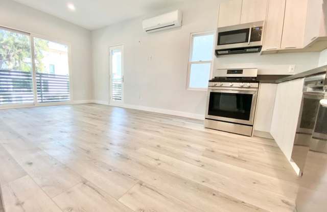 141 N. Swall Drive photos photos