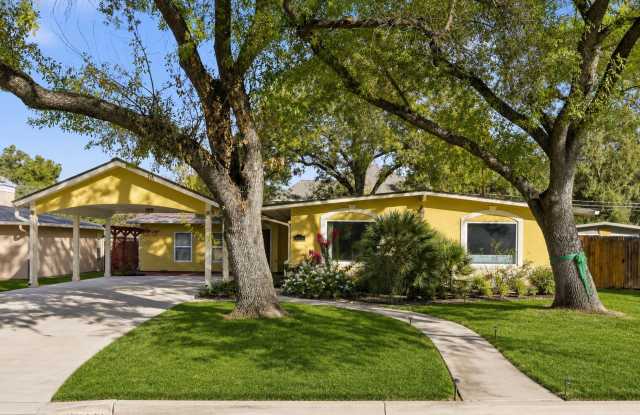 Charming 4-Bedroom Home with Spacious Living Areas in Convenient Location photos photos