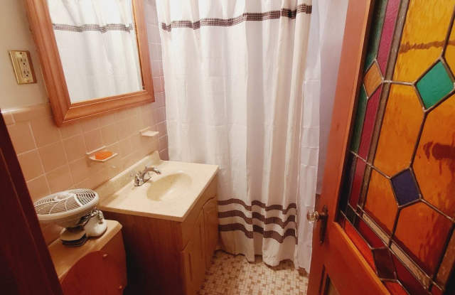Charming Roslindale 2 Bd 1 Bath w Garage and Green Space photos photos Charming Roslindale 2 Bd 1 Bath w Garage and Green Space photos photos