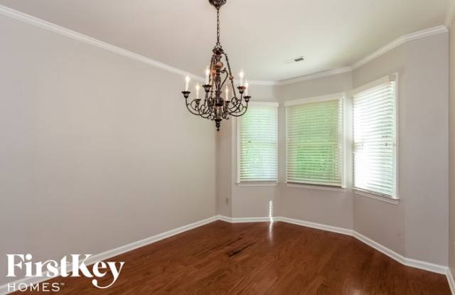 8910 Hunters Pointe Drive Gallery 4