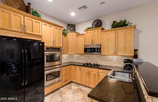 3103 West Sentinel Rock Road Gallery 4