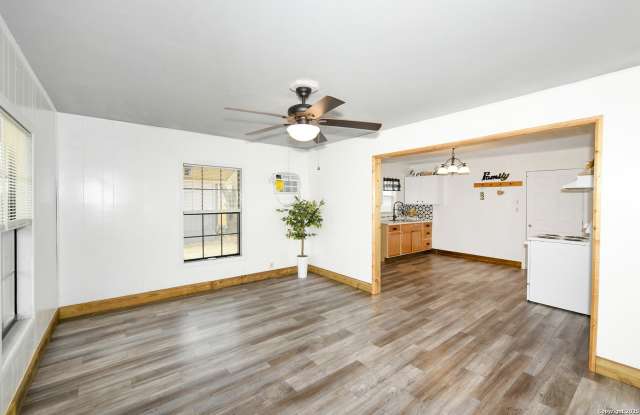 429 Palo Alto - 429 Palo Alto Drive, Atascosa County, TX 78073