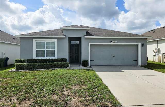 3021 COUNTRY CLUB Circle Gallery 2