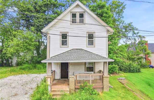 285 Sumner Court Gallery 1