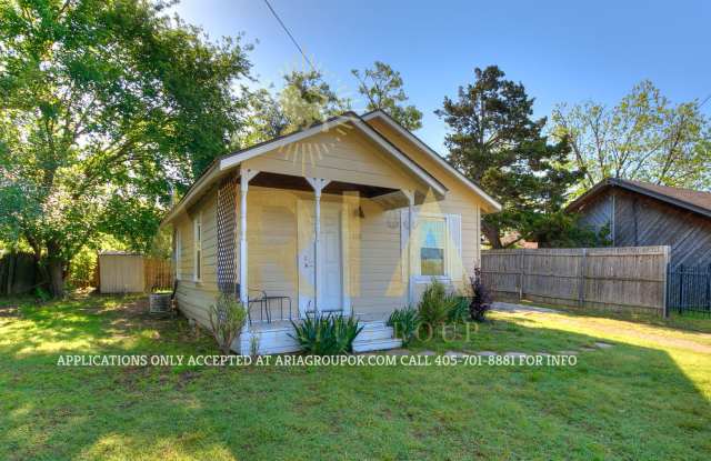 Adorable Remodeled 1 Bed/1 Bath Cottage! Close to OU! Available NOW! photos photos