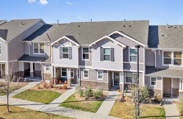 Beautiful 3 bedroom Townhome in Green Valley Ranch photos photos