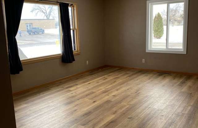 5 bedroom/ 2 bath home within walking distance to BSU photos photos