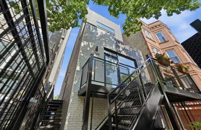 1349 N Leavitt Street photos photos
