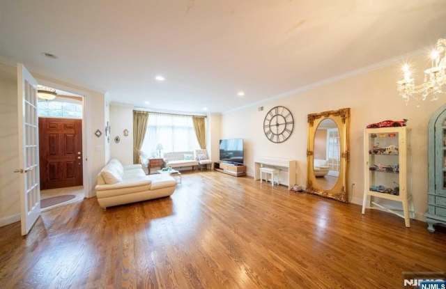 32 Candlewood Drive Gallery 3