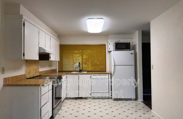 1440 NW Meadowgreen PL Gallery 4