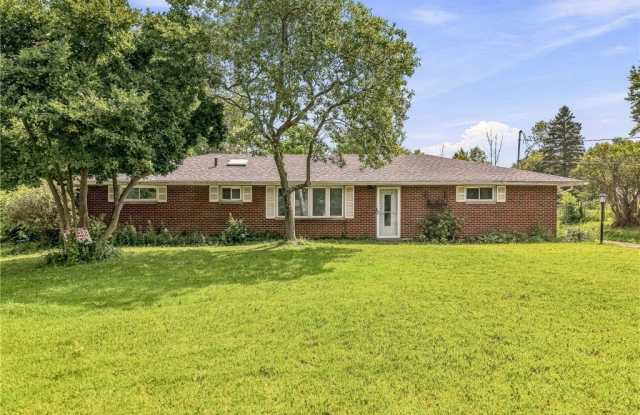 1428 Laurel Drive Gallery 1