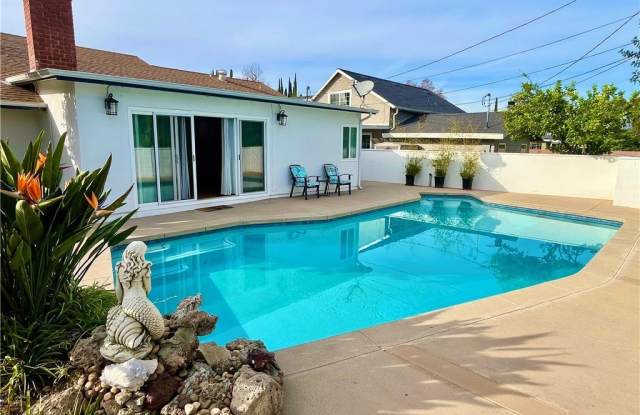 6666 Sedan photos photos