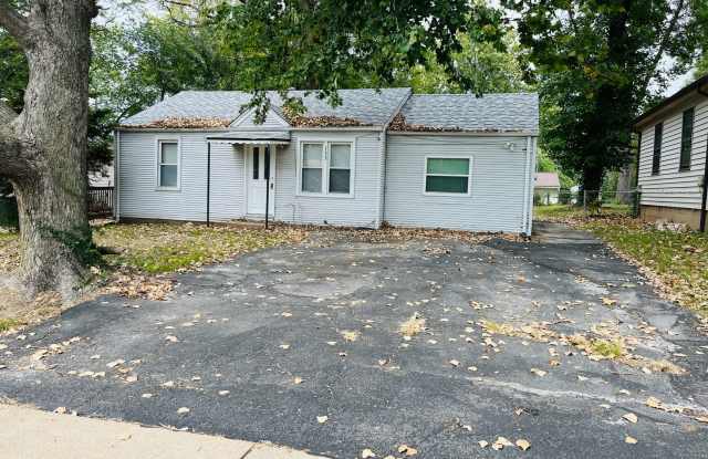 Darling 2 Bedroom Home for Rent - Hazelwood - 133 Flora Drive, Hazelwood, MO 63135