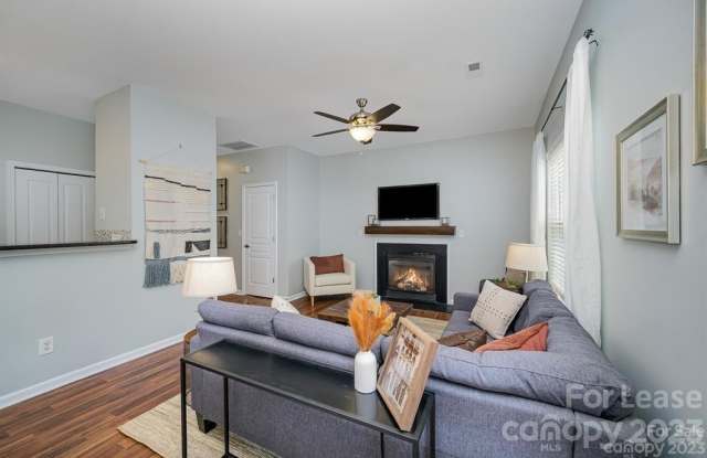 9156 Glenashley Drive Gallery 4