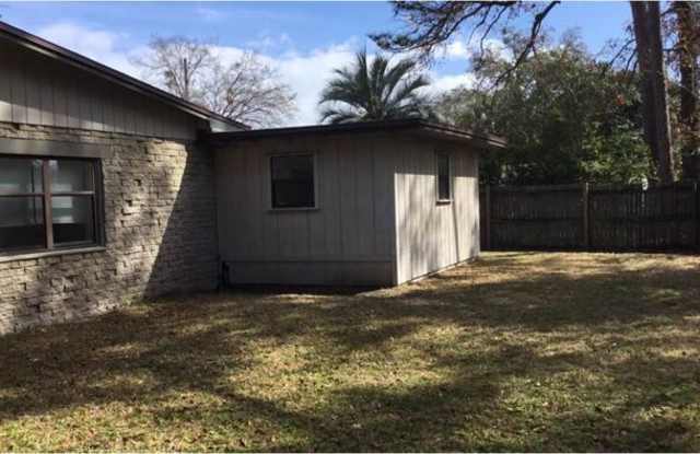 934 Overlook Drive - 934 Overlook Drive, Jacksonville, FL 32211
