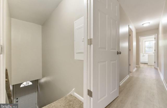 243 B ROESCH AVENUE photos photos