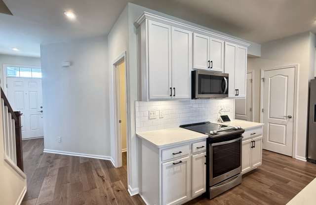 2820 Fairgrove Crescent - 1 Gallery 4