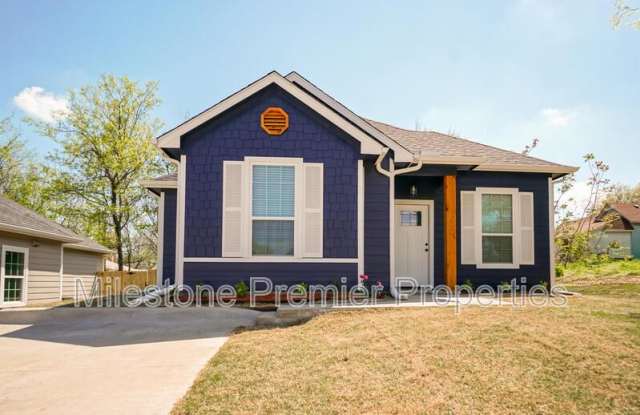 320 West Bond Street photos photos