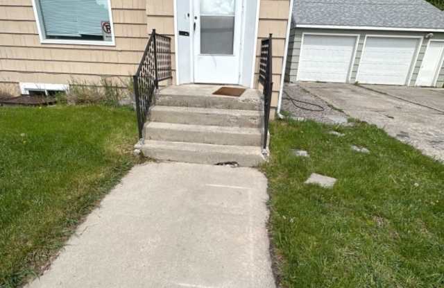 Charming Lower Rattlesnake Home photos photos