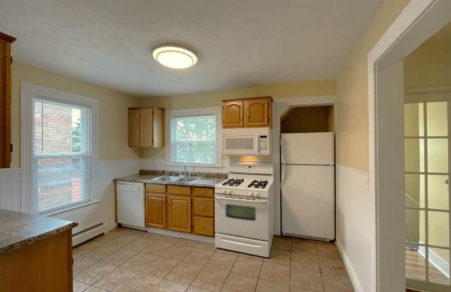 381 W 1st St photos photos