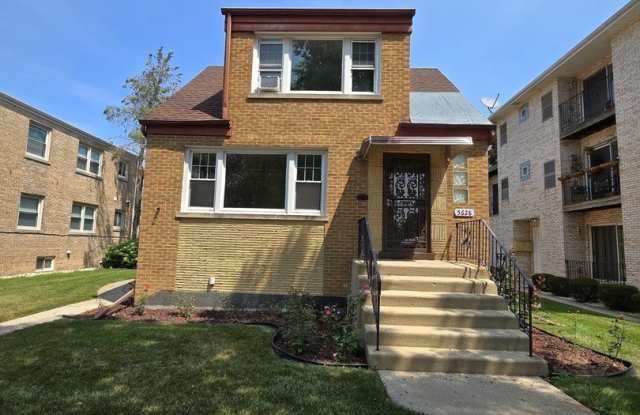 5628 W Higgins Avenue photos photos