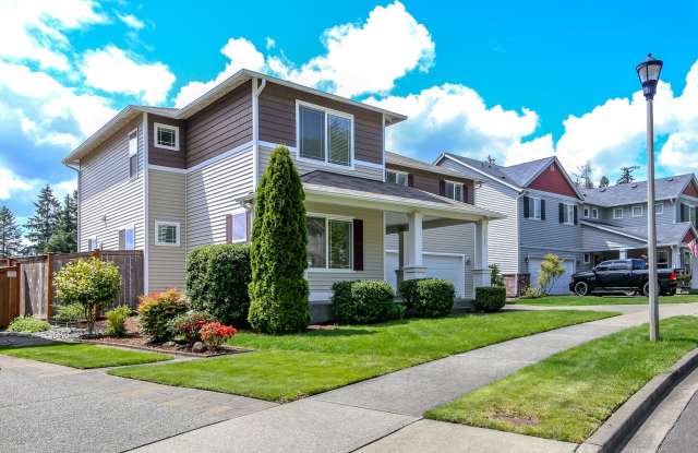 Spacious 4-Bedroom DuPont Home with AC Gallery 3