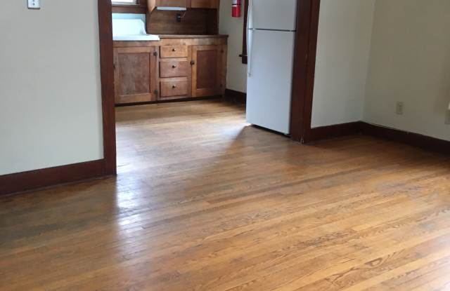 832 Elmwood Street photos photos