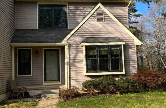 3BR, 2.5BA end-unit townhouse in Sterling, VA - 11 Vandercastel Road, Countryside, VA 20165