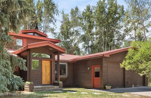 1375 Snowbunny Lane Gallery 1