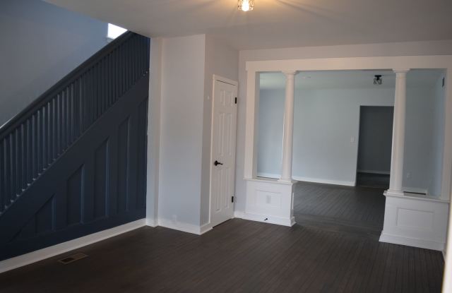 Coming Soon! Spacious & Inviting Home in Pontiac Gallery 3