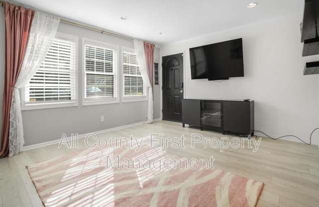 2825 Northeast Expy #G2, photos photos