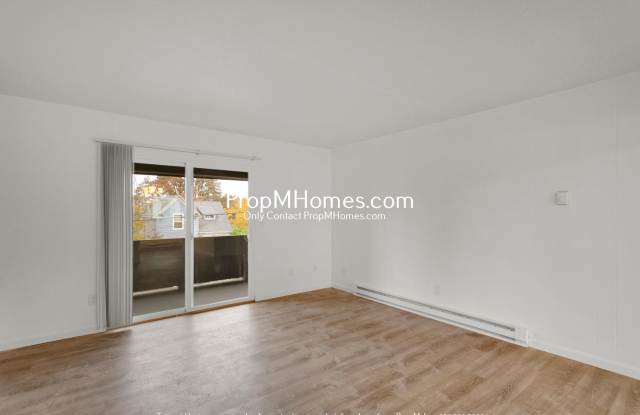 Updated 2BR in the Heart of Oregon City + No Deposit! Gallery 4