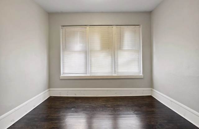 2901 James Avenue South photos photos