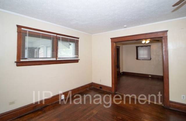 852 Kenmore Boulevard Gallery 4