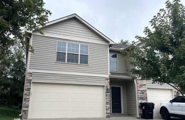 3 Bed | 2.5 Bath | 2 Car Garage Townhome in Grain Valley Gallery 1