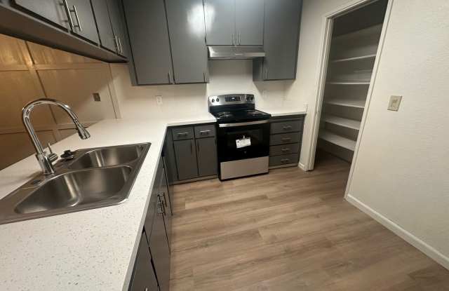 Desirable Duplex Unit with Lincoln Schools - 2653 Grand Canal Boulevard, Stockton, CA 95207