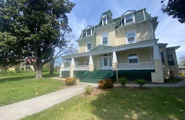 9 Bed 5 Bath Historic Home - Commercial Use photos photos