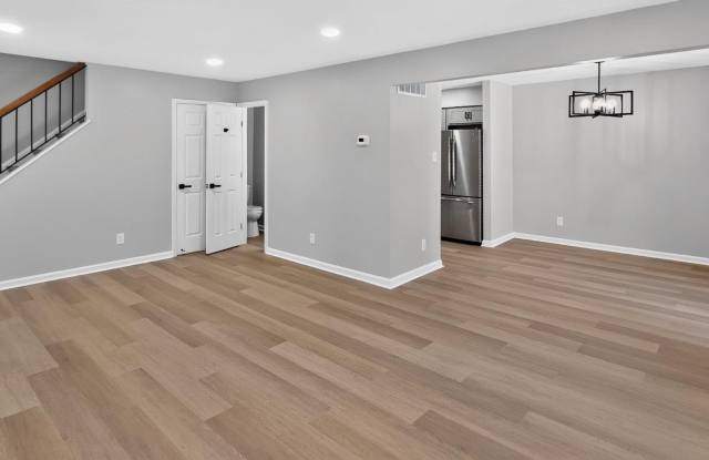 3106 BERRY Road NE Gallery 1