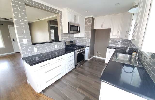 5511 Cuba Circle Gallery 2