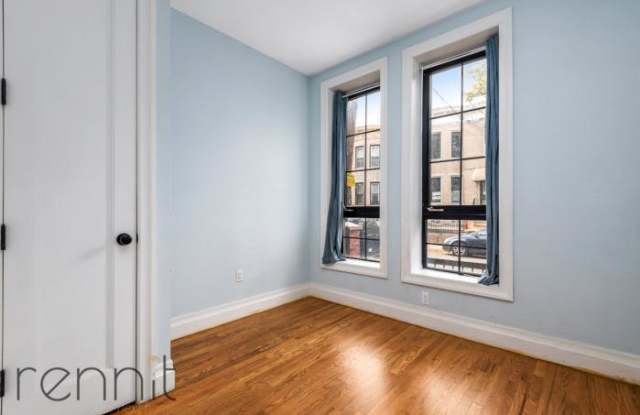 1622 Summerfield Street Gallery 4