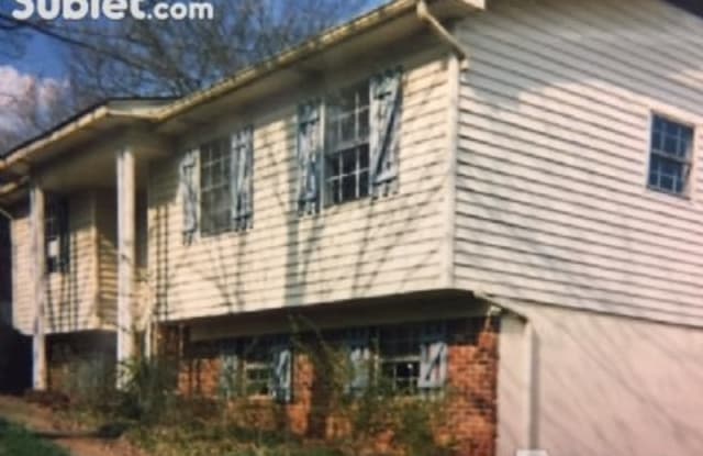 2244 Centerpoint Parkw - 2244 Center Point Pkwy, Center Point, AL 35215
