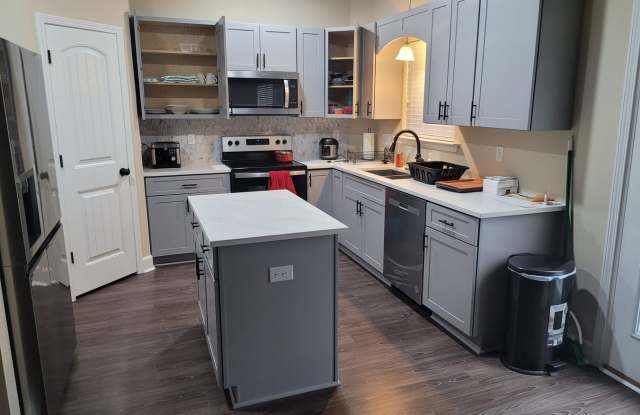 Available NOW  Fully Furnished in Orchard Landing Gallery 4