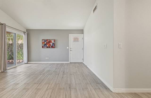 7946 West Laurel Lane Gallery 4
