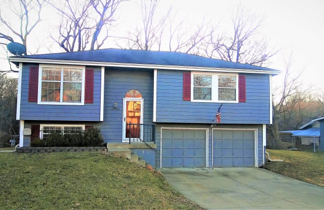 12316 Bentley Cir - 12316 Bentley Cir, Grandview, MO 64030