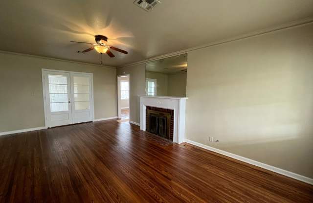 MIDTOWN 2 bedroom 1 full bath! Gallery 3