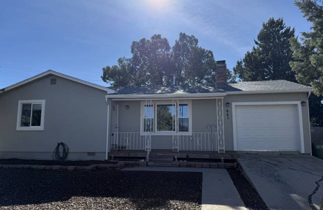 2 Bedroom, 1 Bath Home in Prescott! - 641 West Rosser Street, Prescott, AZ 86301