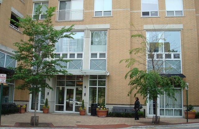 1640 North MAPLE Avenue - 1640 Maple Ave, Evanston, IL 60201