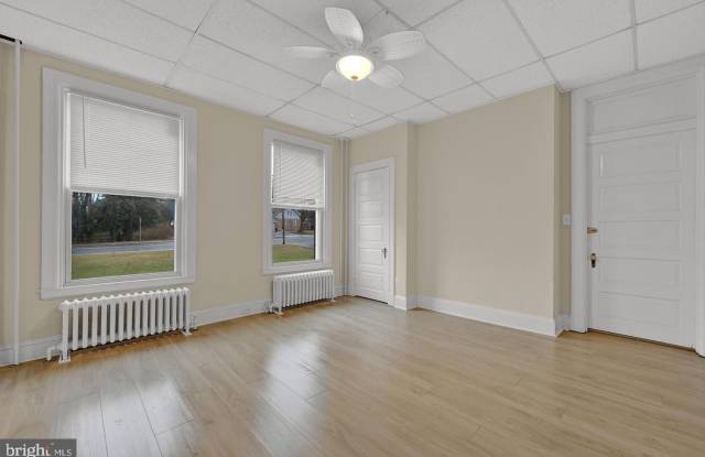 2203 EDMONDSON Avenue Gallery 3
