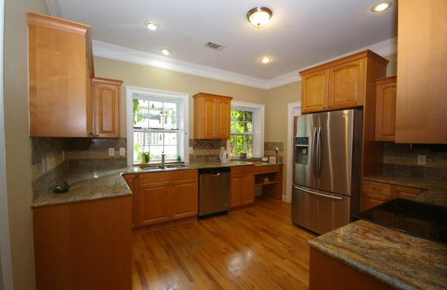 865 Virginia Circle Northeast photos photos