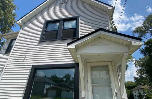 1111 Greenwood Avenue photos photos